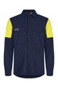 Camisa Tranemo 577486 inherentemente ignífuga con visibilidad aumentada, certificada para soldadura EN11611 A1+A2.  Cierre frontal oculto con corchetes de plástico. Bolsillos pectorales con solapa